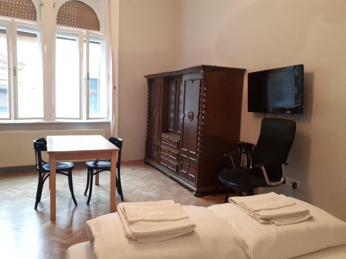 Dob15 Big Apartment Budapeste Exterior foto