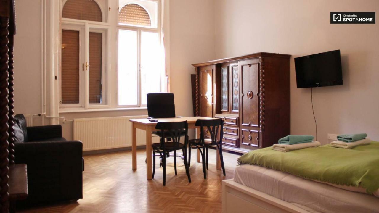 Dob15 Big Apartment Budapeste Exterior foto